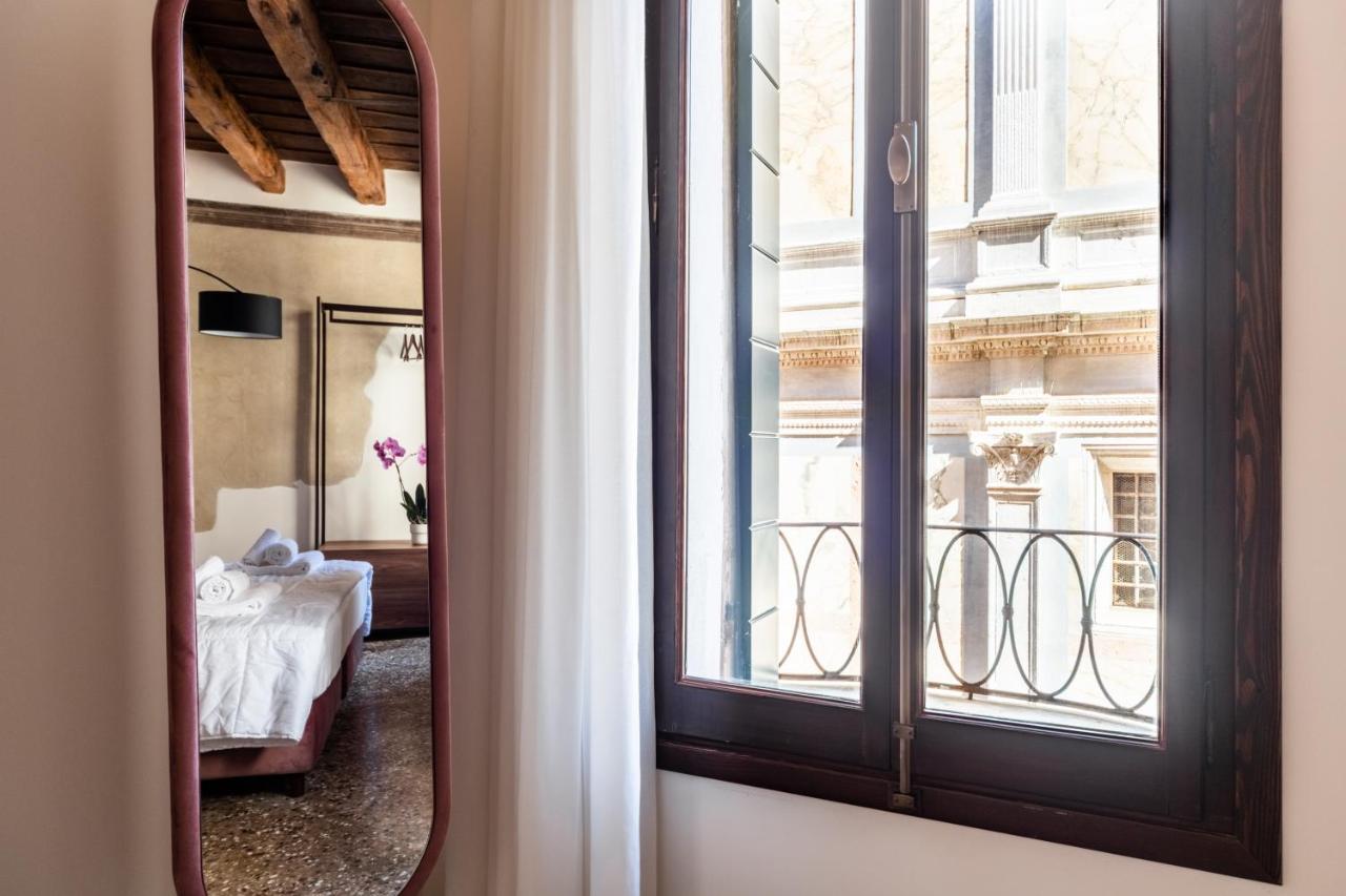 Palazzo Miracoli Apartments ヴェネツィア エクステリア 写真